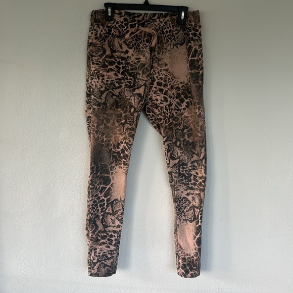 Blush pink Italian made leopard snake print casual tapered ankle pants L/XL - Picture 2 of 10